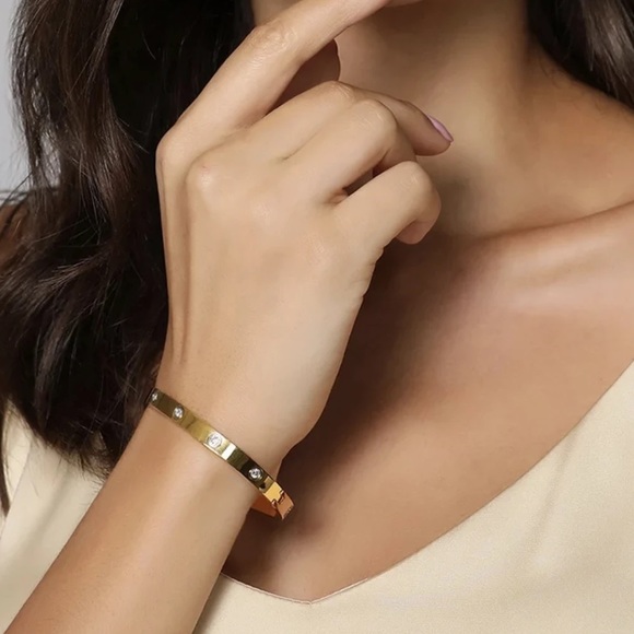 Gold Multi Stone Encrusted Screw Bangle Set in Stone Bracelet - Picture 3 of 3